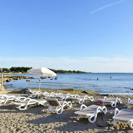 Apartament With Parking Space Zambratija, Umag - 27177 Zambratija (Istria)